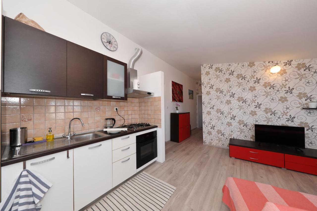 Apartment Zanov Preko Luaran gambar