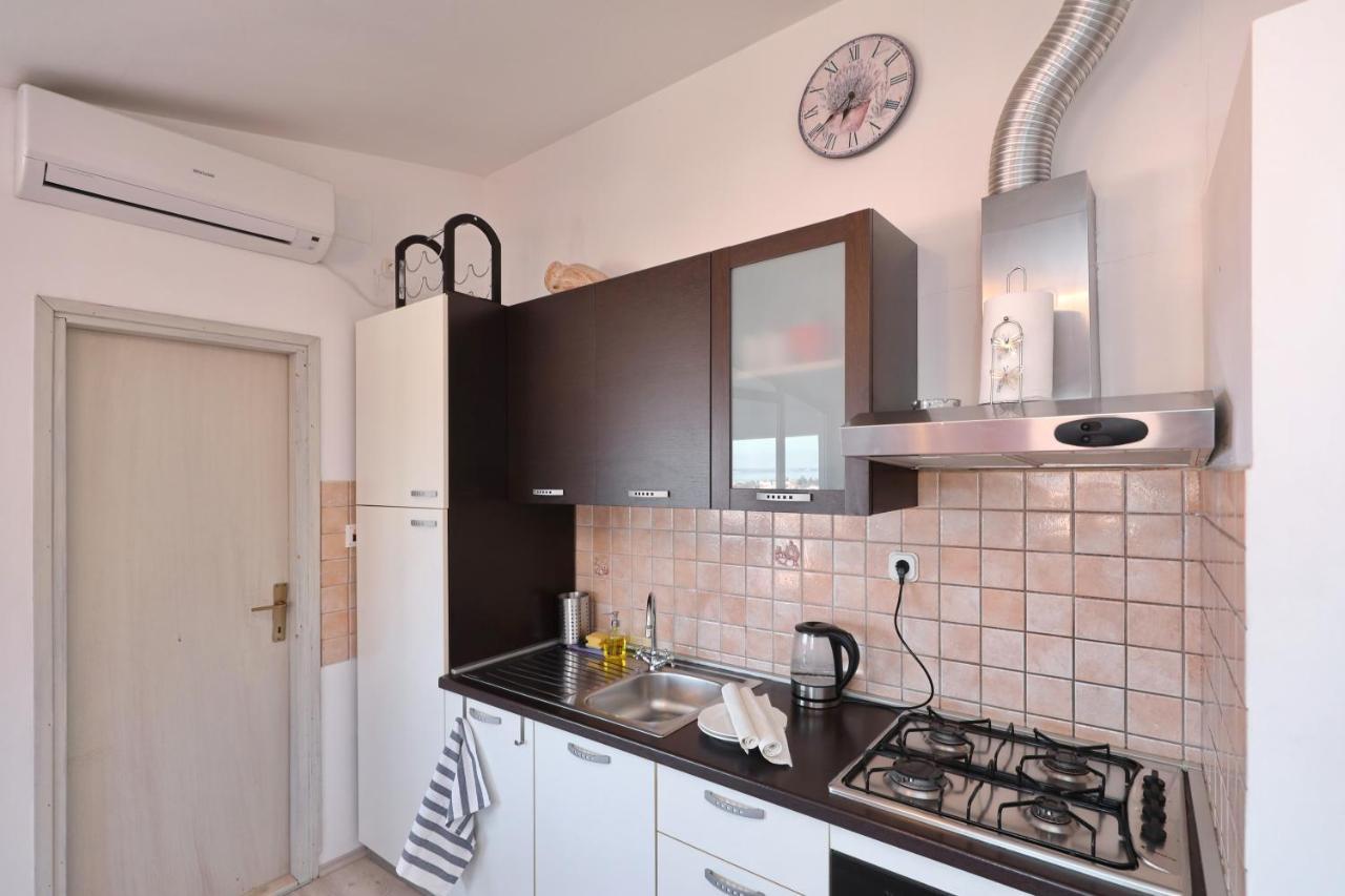 Apartment Zanov Preko Luaran gambar