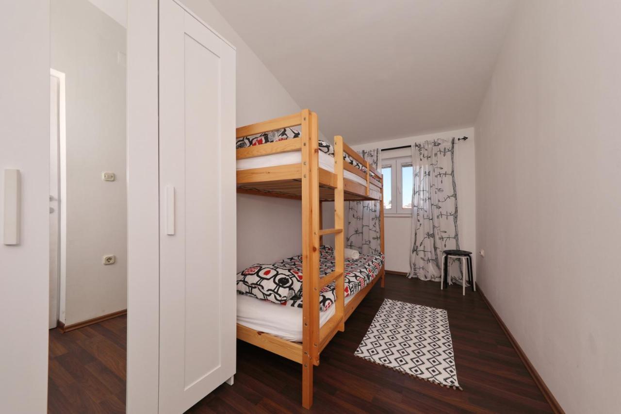 Apartment Zanov Preko Luaran gambar