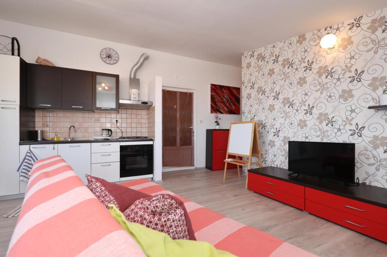 Apartment Zanov Preko Luaran gambar