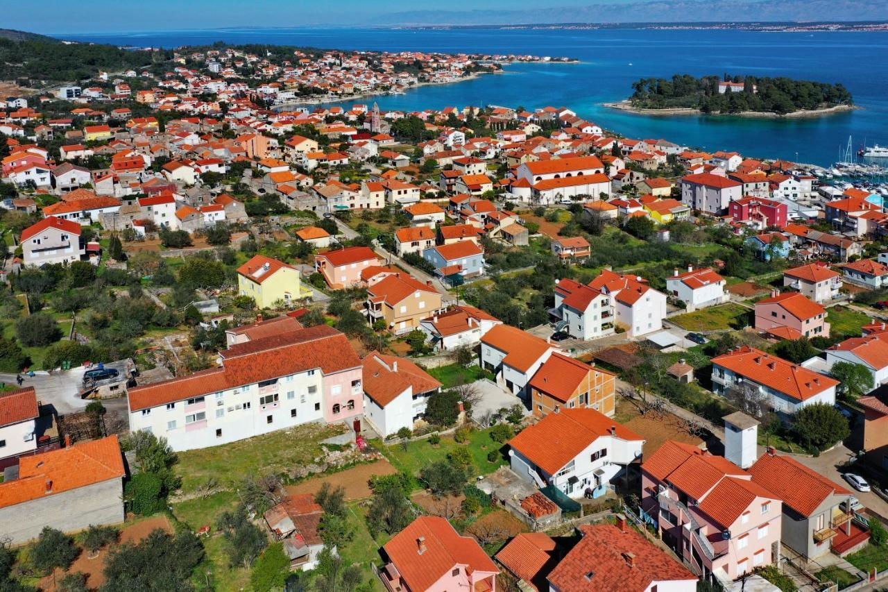 Apartment Zanov Preko Luaran gambar